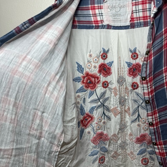 KYLA SEO Embroidered Floral Back Blue Red Plaid Front Button Down Medium - Picture 3 of 9